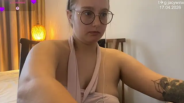 JacyWinslat online show from April 17, 10:51 am