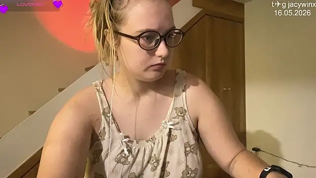 JacyWinslat online show from May 17, 2:35 pm