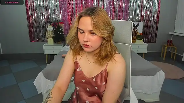 Sweet muffin00 online show from December 7, 2:09 am