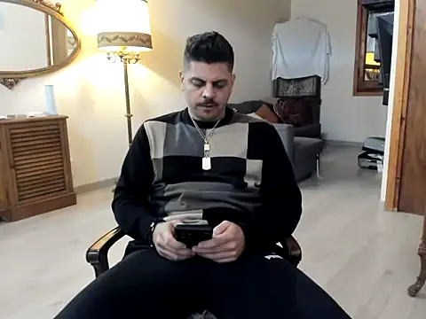 mikehardick87 online show from December 10, 1:11 am