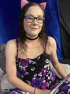 Cutebitchxh online show from May 12, 5:04 am