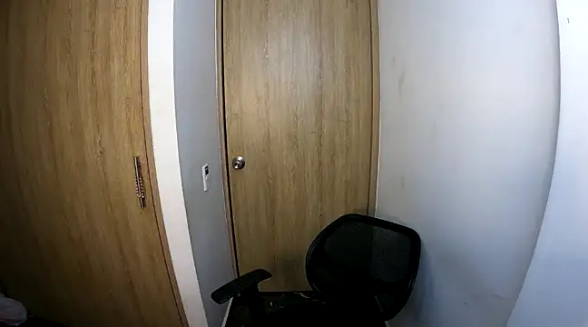 hot quenn online show from December 28, 12:47 am