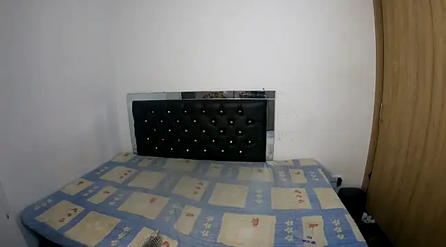 hot quenn online show from January 13, 11:38 pm