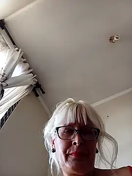 Rousmk1 online show from December 16, 1:11 pm