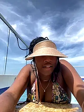 EscorpiLeoncita online show from November 19, 4:40 pm