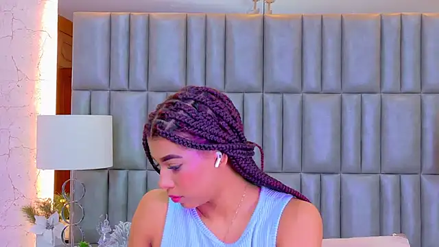 TiaraRosse online show from June 25, 1:48 pm