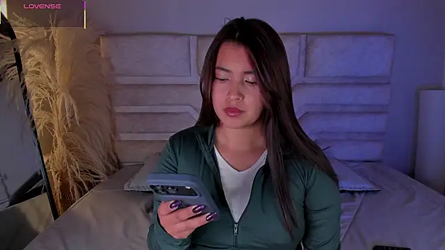 Snapshot of Rebeca_Williams_ chatting on February 2, 12:37 pm Rebeca Williams online show from February 2, 12:37 pm