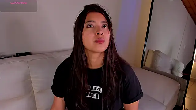 Snapshot of Rebeca_Williams_ chatting on March 3, 12:33 pm Rebeca Williams online show from March 3, 12:33 pm