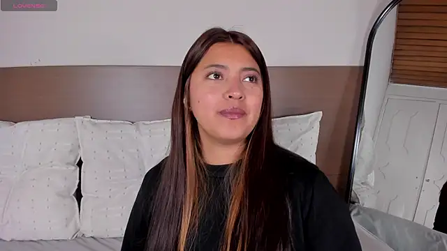 Rebeca Williams  online show from June 5, 10:54 am