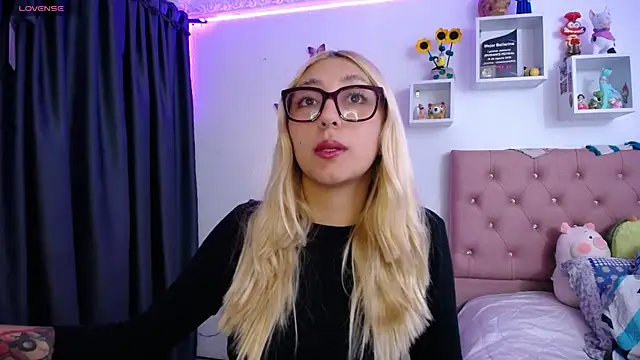 Soffy-brooks online show from May 13, 2:31 am