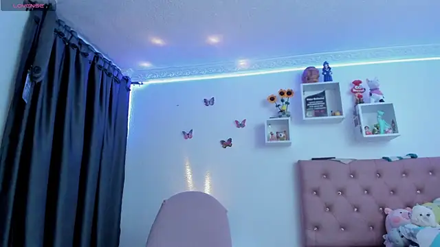 Soffy-brooks online show from May 18, 1:35 am