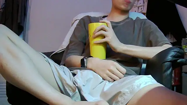 Ray175oo online show from April 25, 5:32 pm