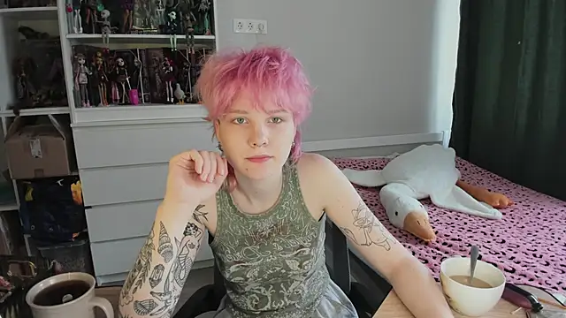 School Love online show from March 13, 7:04 am