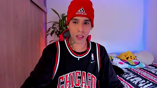 aldrinwhite online show from April 1, 6:16 pm