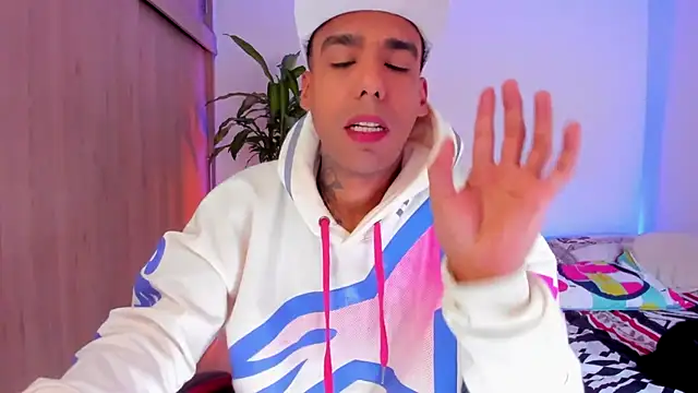 aldrinwhite online show from April 6, 5:36 pm