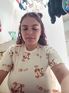 Mommy-Hot online show from May 11, 4:15 pm