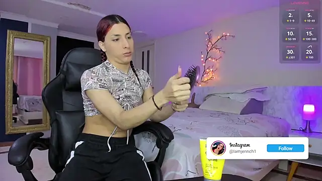 charolbruce 1 online show from December 20, 12:12 pm