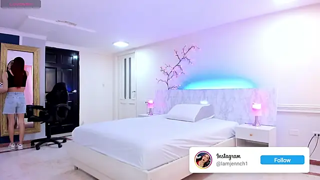 Snapshot of charolbruce_1 chatting on July 10, 12:08 pm charolbruce 1 online show from July 10, 12:08 pm