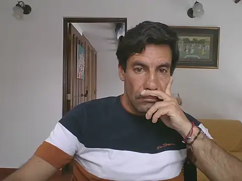 elkike1980 online show from July 15, 4:23 pm
