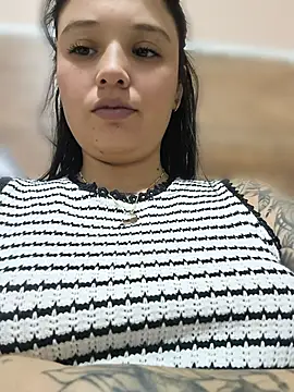 Snapshot of LorenRosse chatting on July 8, 11:42 pm LorenRosse online show from July 8, 11:42 pm