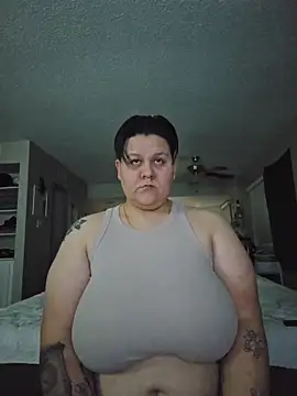 Snapshot of DevilDahm chatting on December 22, 6:10 am DevilDahm online show from December 22, 6:10 am