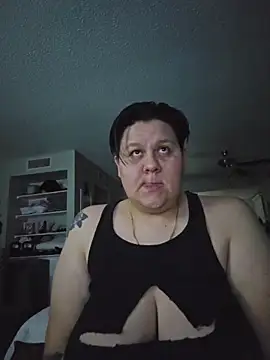 Snapshot of DevilDahm chatting on February 9, 5:55 am DevilDahm online show from February 9, 5:55 am