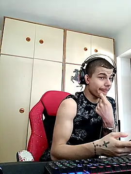 BigDickEnrg7195 online show from February 6, 11:21 am