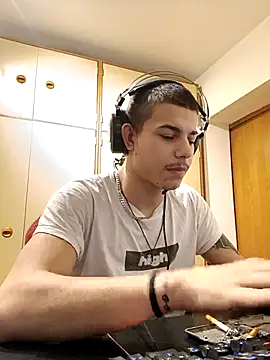 BigDickEnrg7195 online show from February 15, 10:10 pm