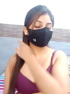 Hoty-Shivangi online show from December 6, 1:00 pm