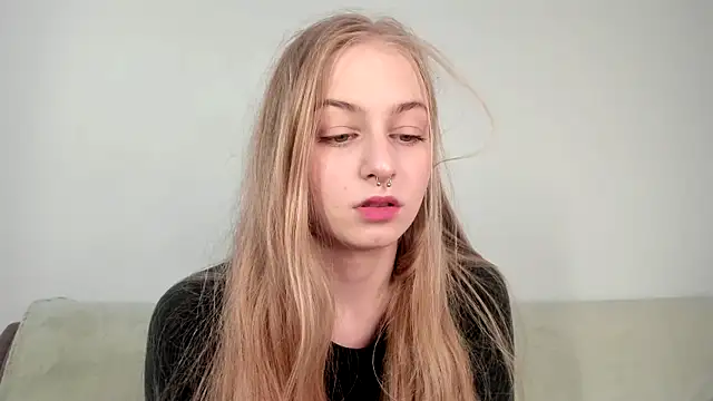 MiaMews online show from May 15, 7:04 am