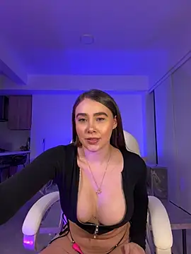 Lanataylor- online show from September 26, 11:53 pm