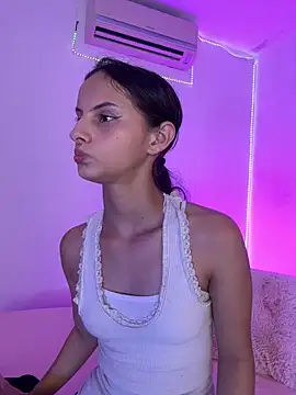 ninaht online show from February 13, 9:11 pm