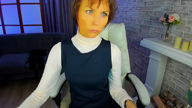 Snapshot of Elizabe_th chatting on February 13, 10:22 pm Elizabe th online show from February 13, 10:22 pm