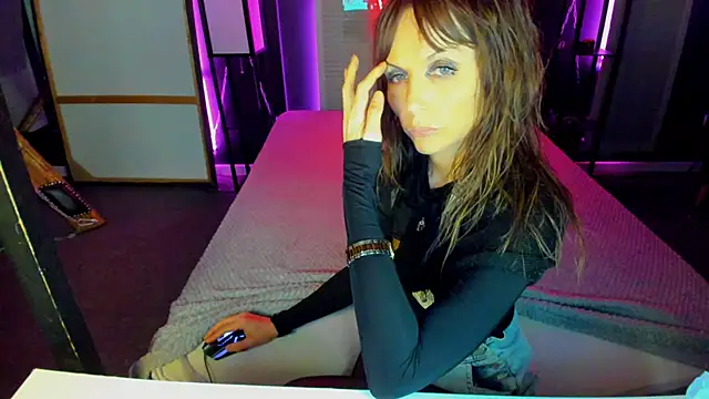 Snapshot of Elizabe_th chatting on February 18, 4:26 pm Elizabe th online show from February 18, 4:26 pm