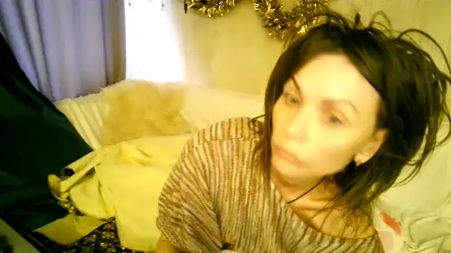 Snapshot of Elizabe_th chatting on February 20, 12:27 pm Elizabe th online show from February 20, 12:27 pm