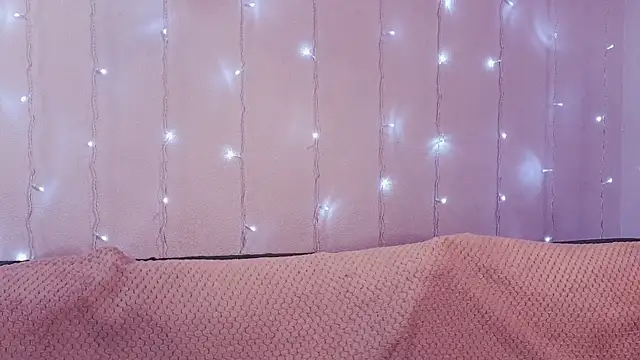 KimWilli online show from December 26, 4:25 pm