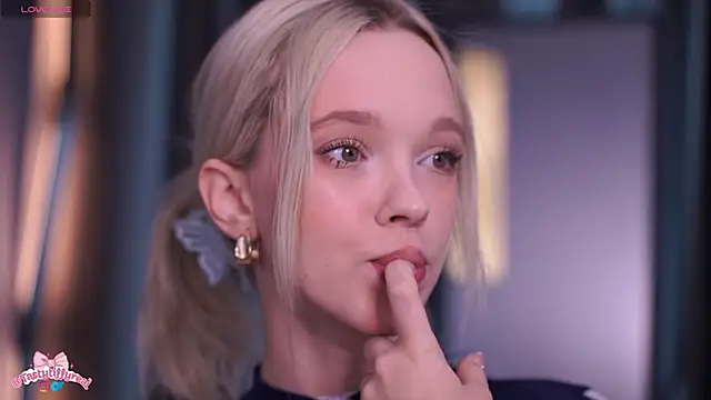  AlinaBailey online show from March 13, 10:22 am