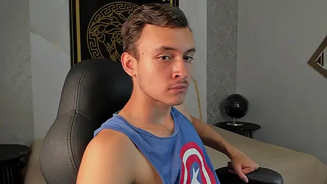 Desmon Clark online show from January 11, 9:36 pm