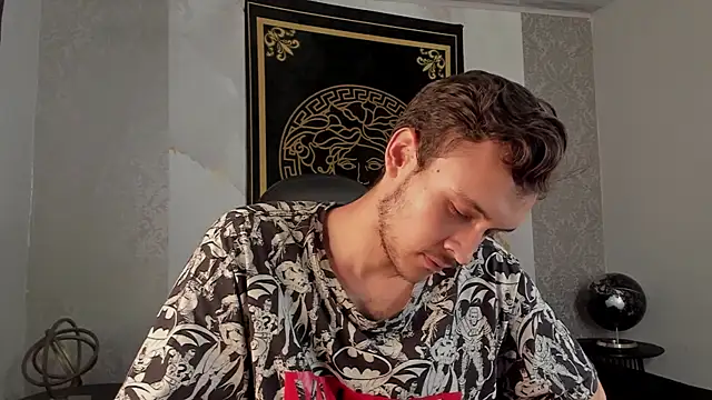 Desmon Clark online show from February 2, 2:48 am