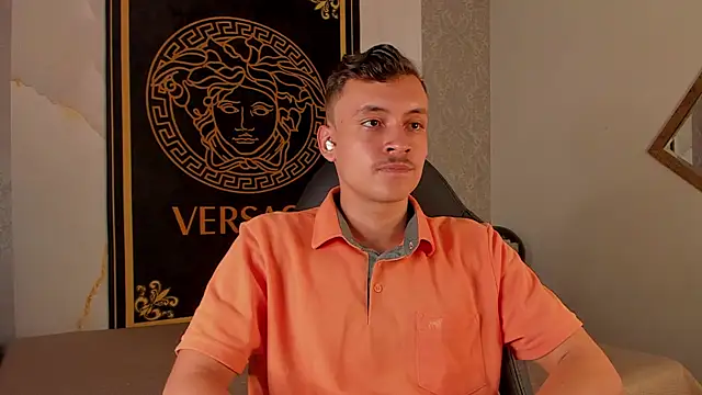 Desmon Clark online show from September 25, 11:30 pm