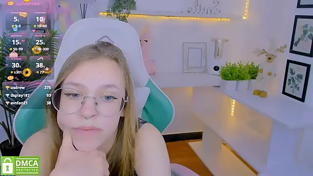 LayriantaVee online show from January 29, 1:07 pm