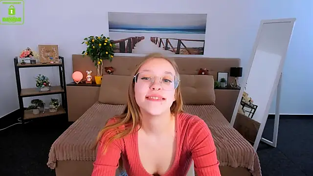 LayriantaVee online show from March 1, 1:18 pm