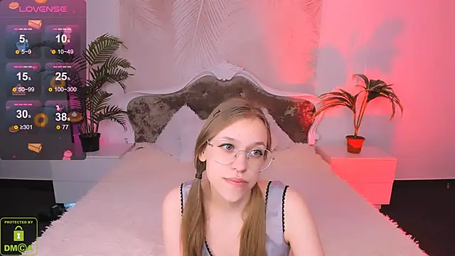 LayriantaVee online show from March 23, 6:58 am