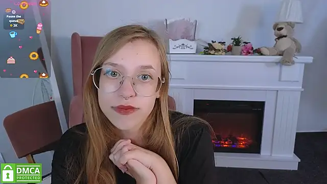 LayriantaVee online show from September 12, 6:02 am