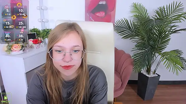 LayriantaVee online show from September 20, 6:14 am