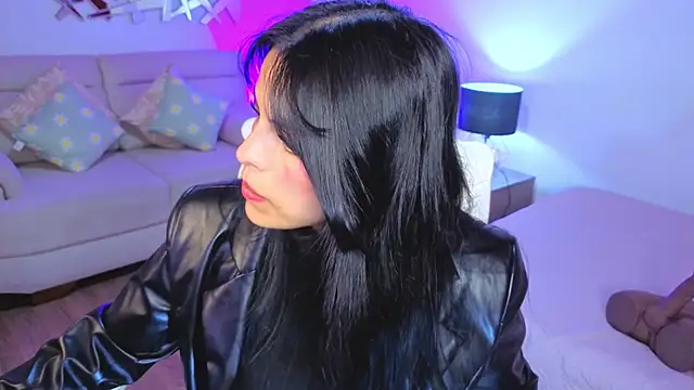 Eliie Ruizz online show from April 9, 4:23 am