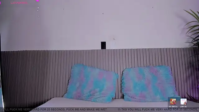 valentina lux online show from March 31, 8:42 pm