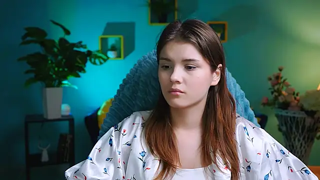 EvaThopson online show from December 3, 7:21 am