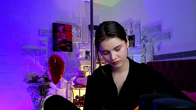 EvaThopson online show from February 13, 3:24 pm