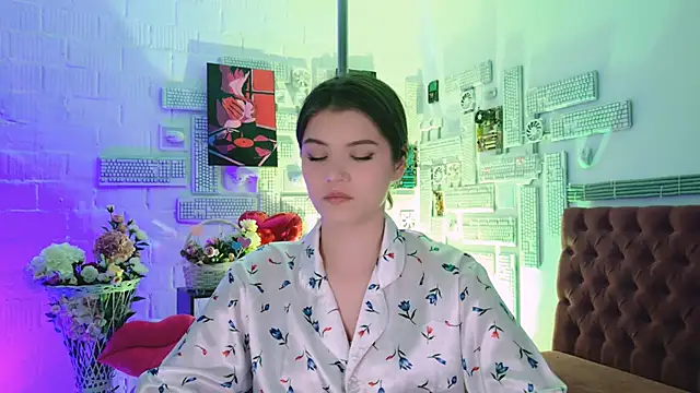 EvaThopson online show from February 26, 12:03 pm